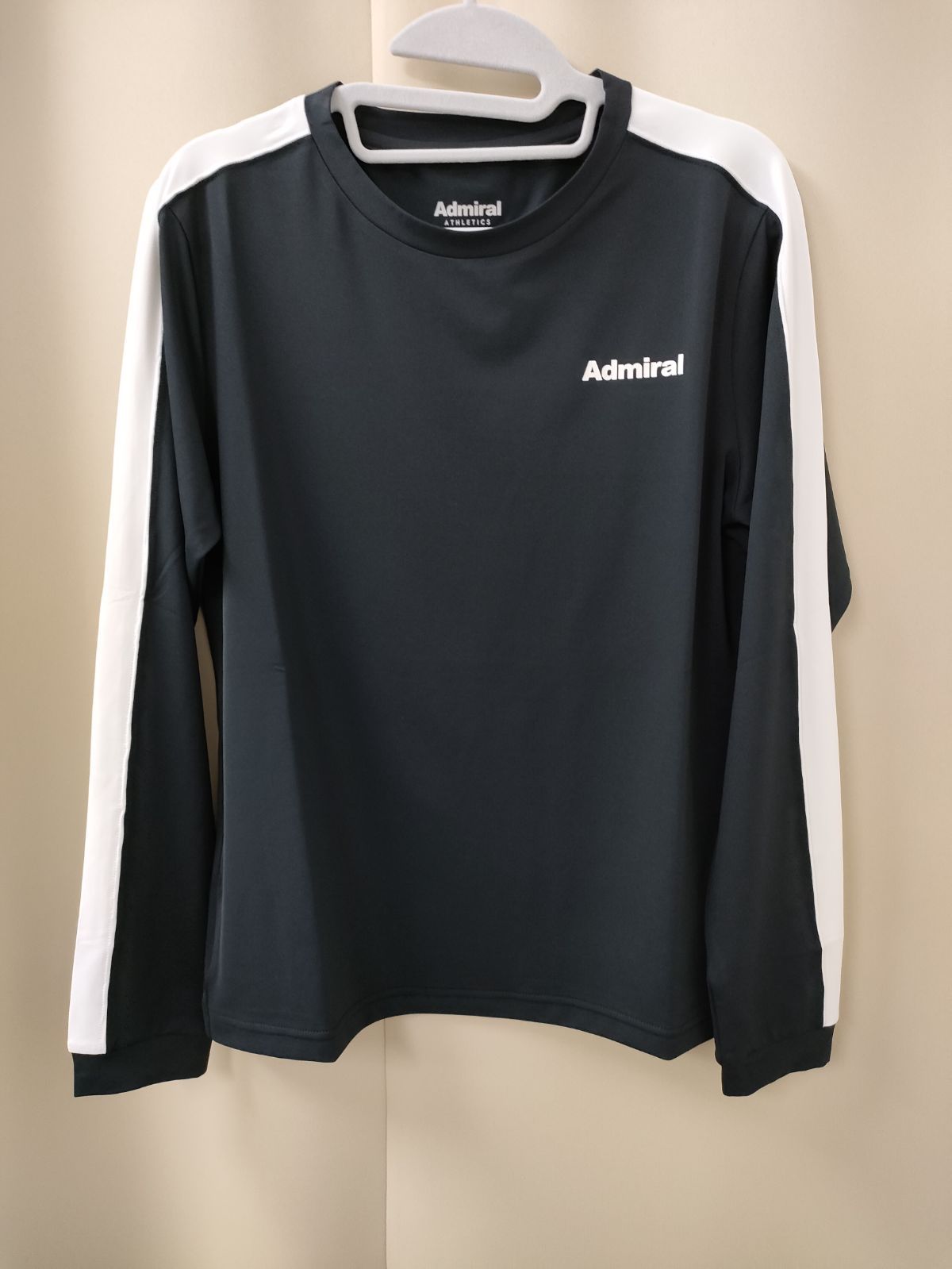 ✨新品✨アドミラル2024秋冬最新作✨レディーステニスウェア【ミニマムサイドライン L/S TEE】ブラック（ATLA438） - メルカリ