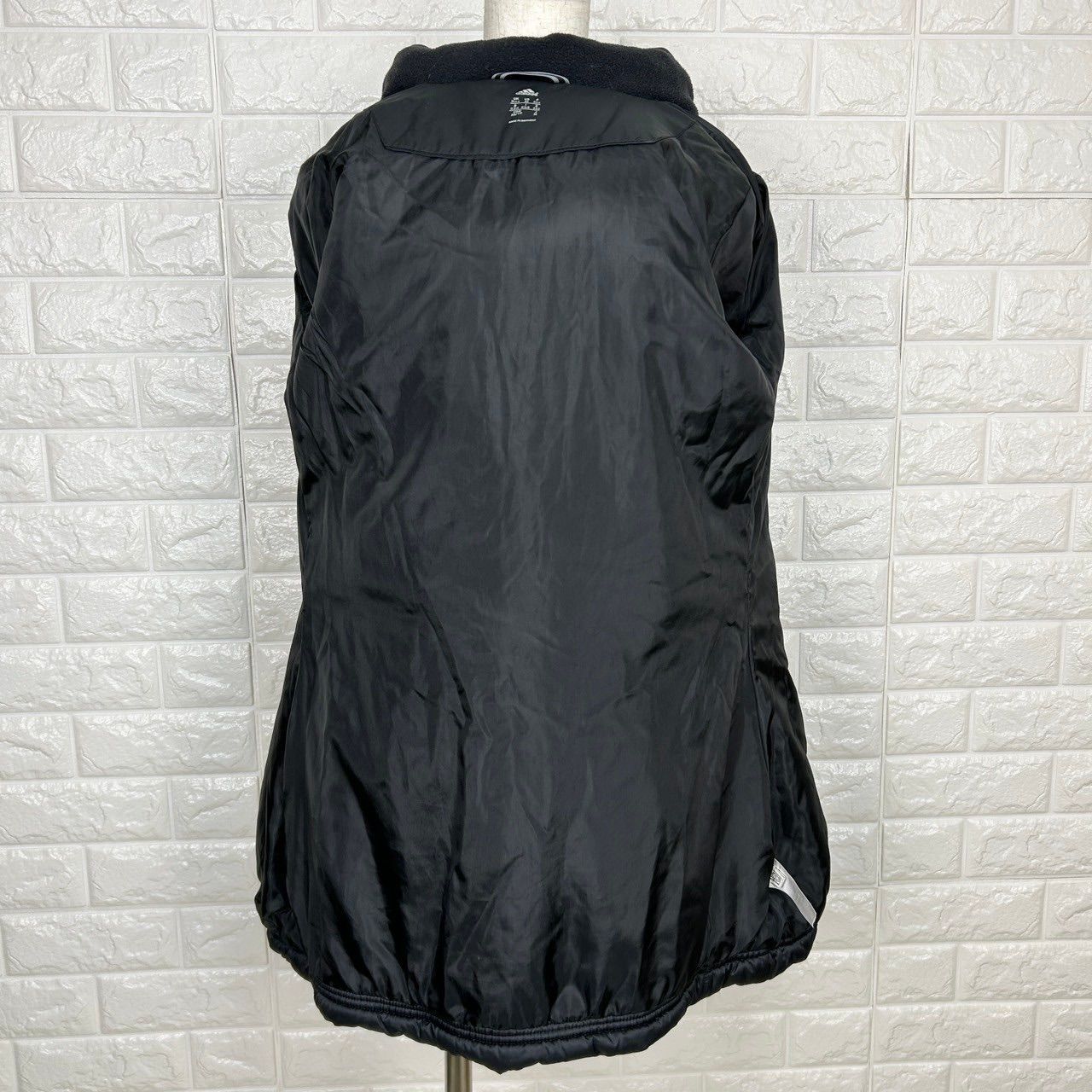 セール❣️美品❣️アディダス　レディース  スポーツ　ダウン　フード付き　Lサイズ adidas パーカー スウェット レディース アディダス 裏起毛