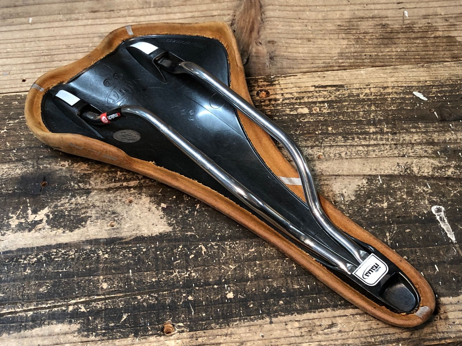 IW184 セライタリア selle ITALIA ヌバック SLR NUBUK S1 レザー