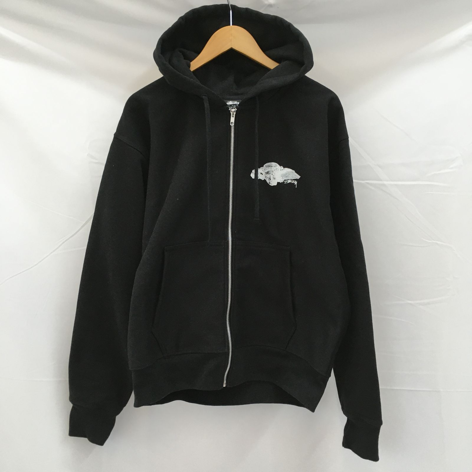 Stussy ブラック ジップパーカー Stussy ブラック ジップパーカー