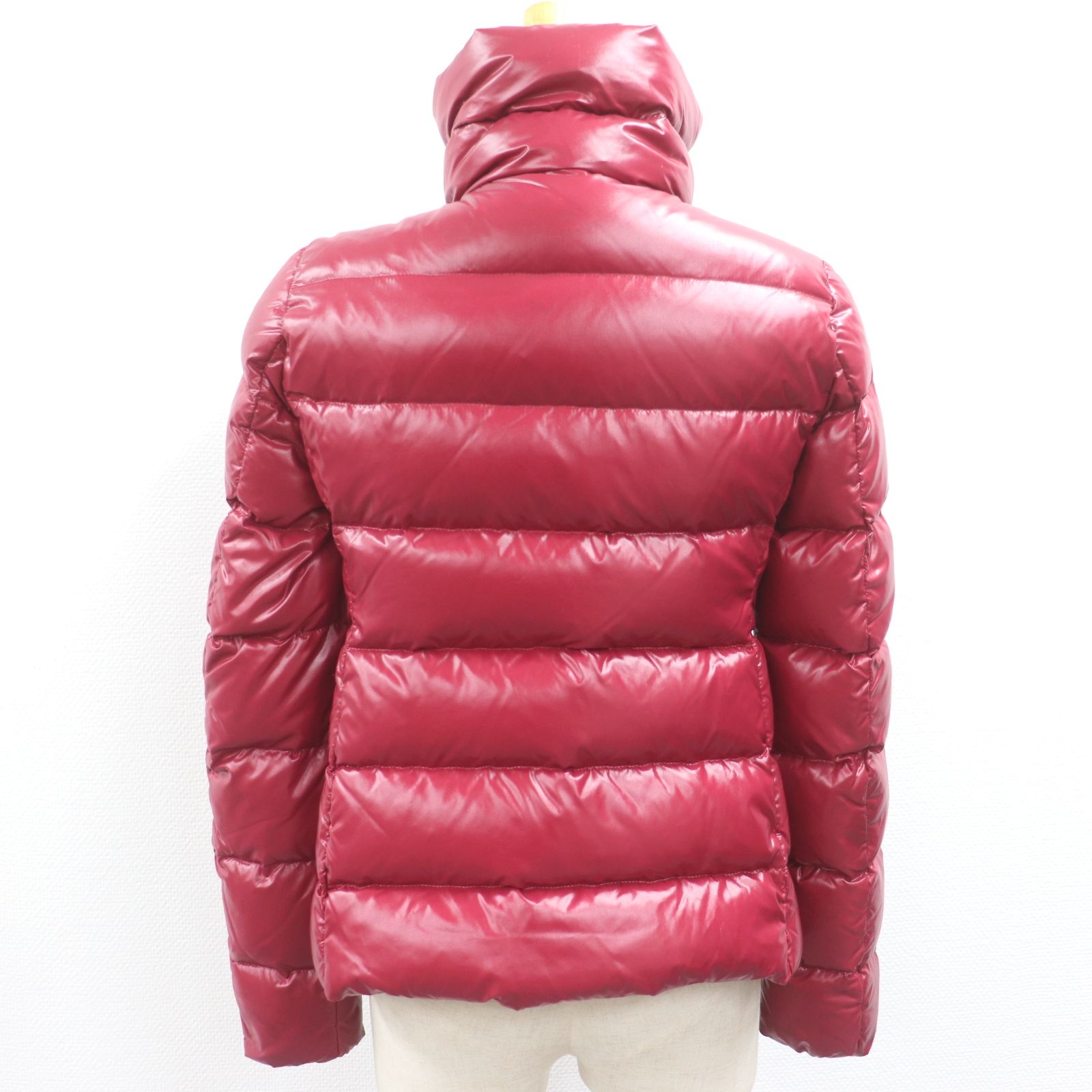 IT1MT4F8EZRA 国内正規品 モンクレール DAIM くるみボタン