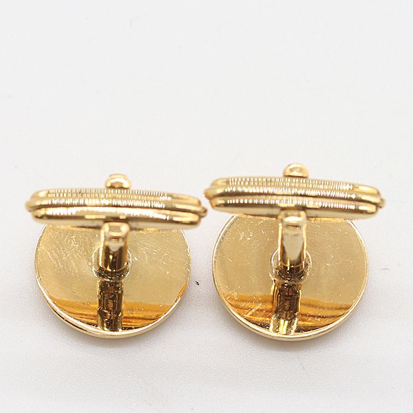 1710 ダンヒル ゴールドカラー カフス 箱付 ロゴ 美品 箱付 良品 ダンヒル カフス ゴールドカラー ファッション