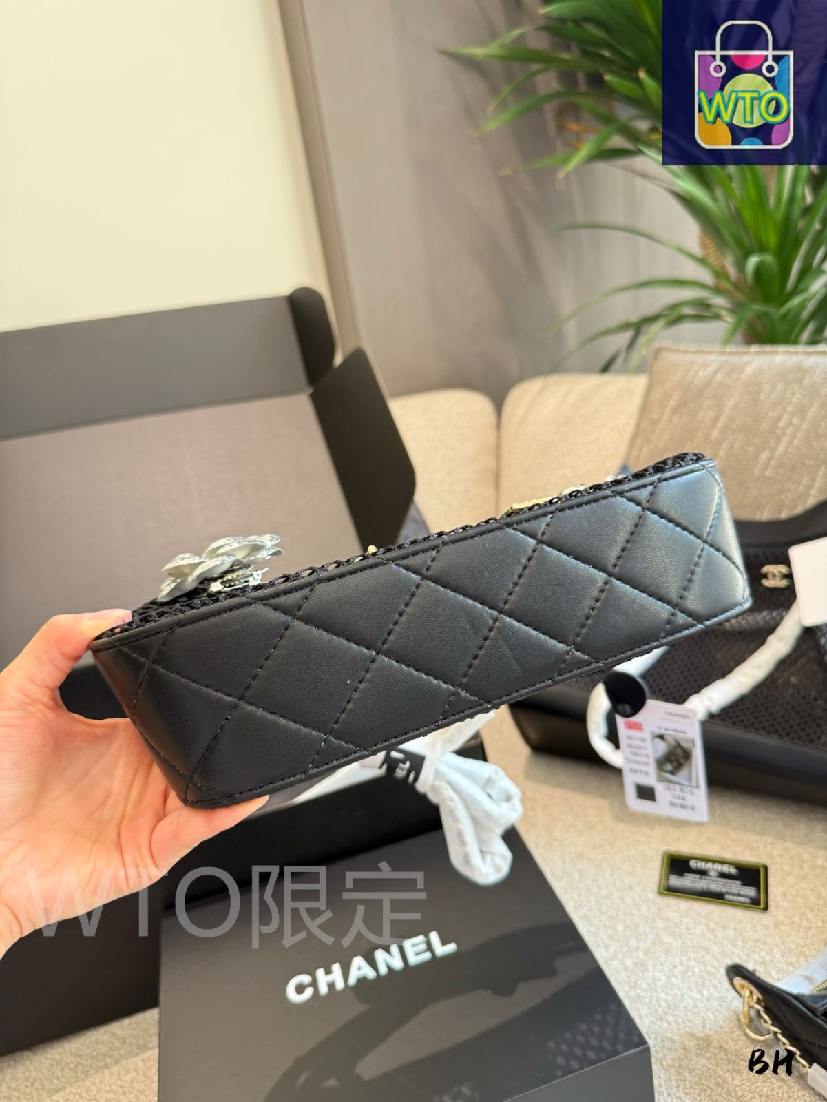 クラッチとして持っても◎カードスロット有り CHANEL ポーチ クラッチとして持っても◎カードスロット有り CHANEL ポーチ