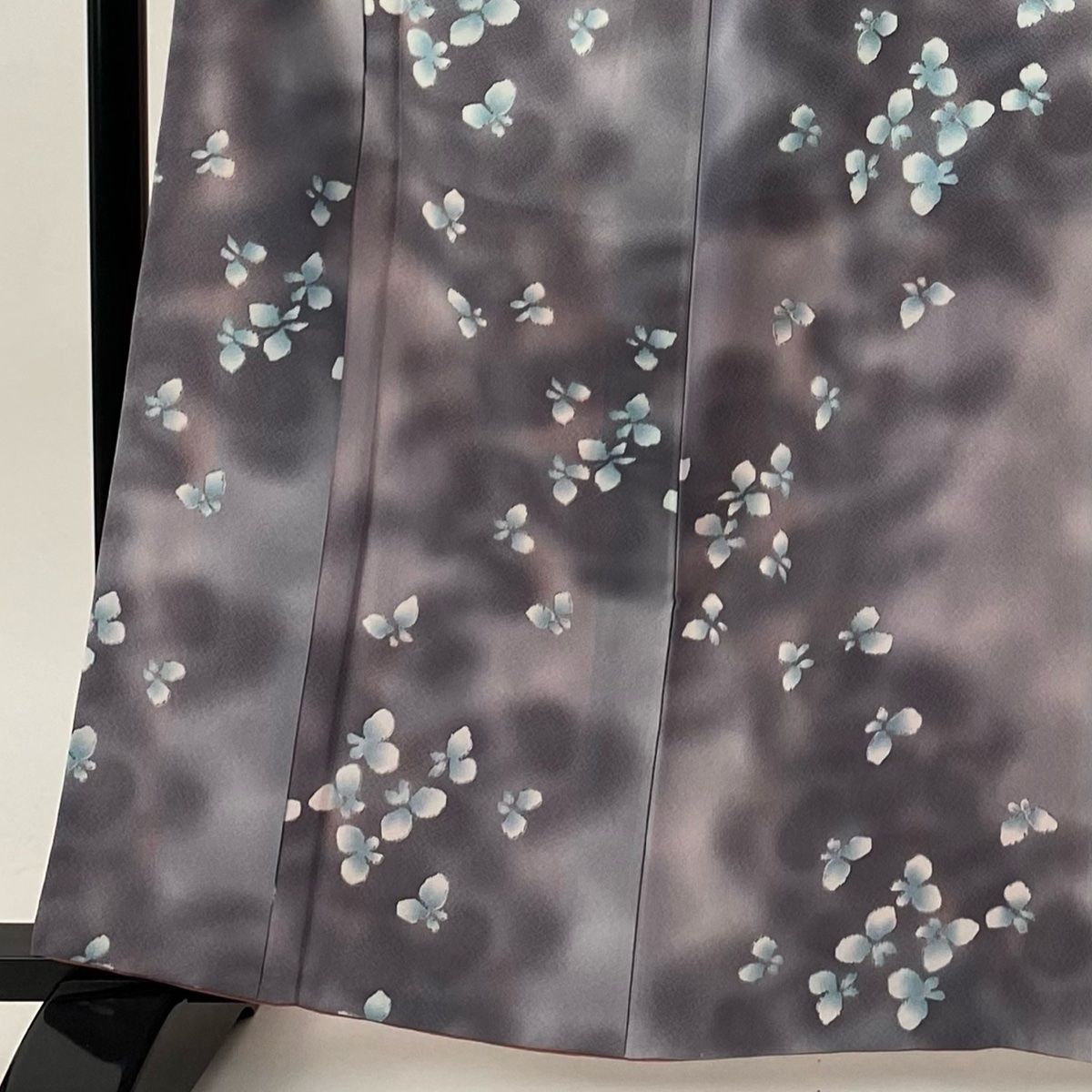 小紋 身丈163cm 裄丈67.5cm L 袷 蝶 ぼかし 灰紫 化繊 秀品