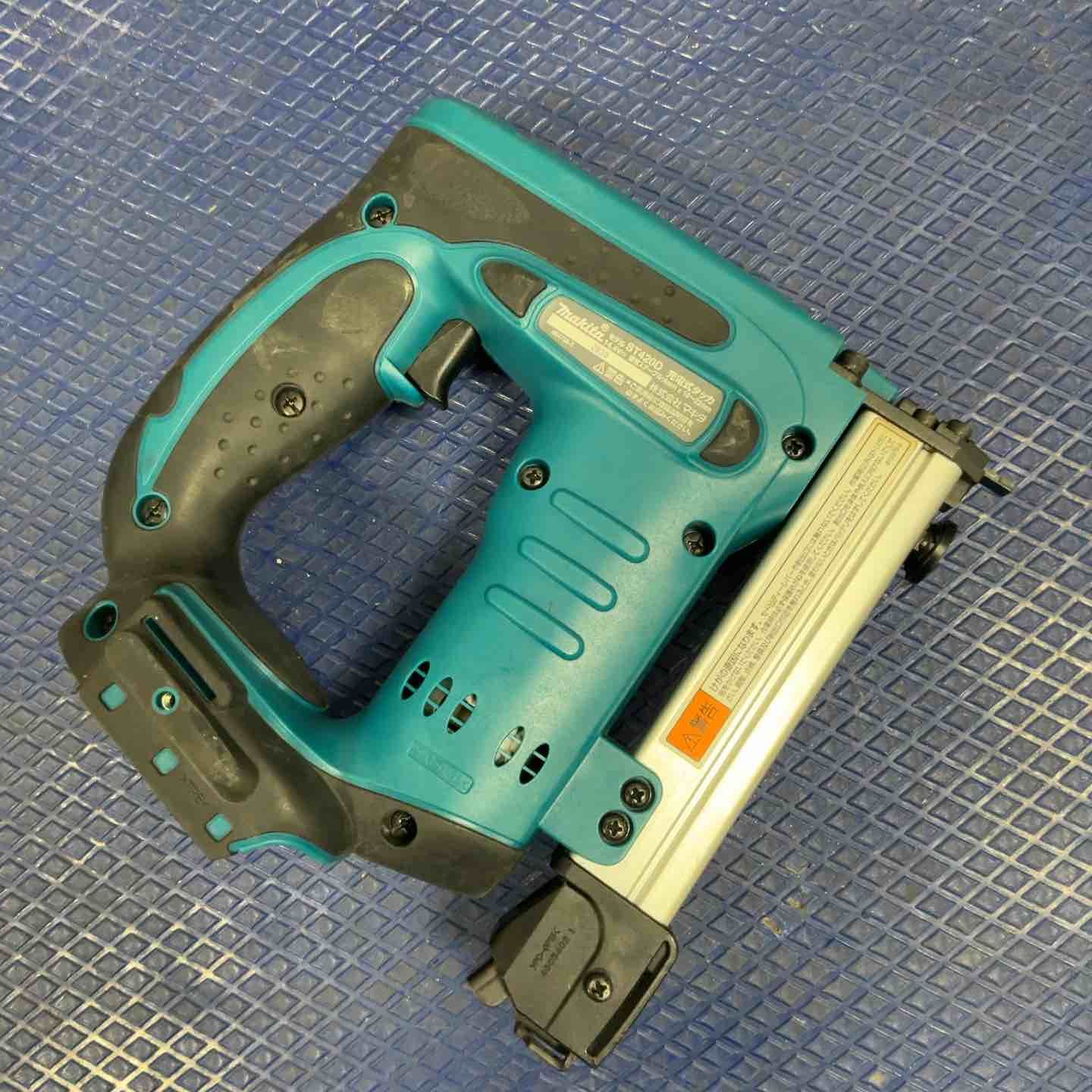 マキタ makita コードレスタッカ ST420DZK 草加店