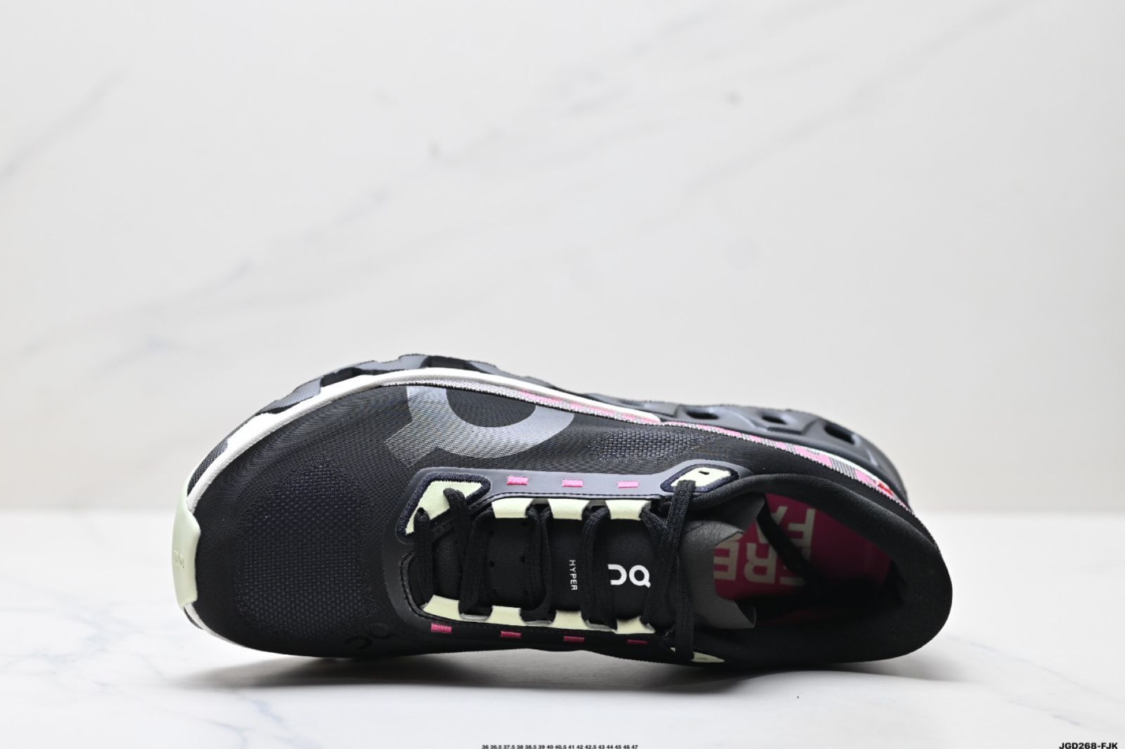 On Cloudmonster Hyperオン クラウドモンスター ハイパー アンパウア アウトドア ストリート ファンクション ブランド の 軽量 ロートップ ランニング シューズ