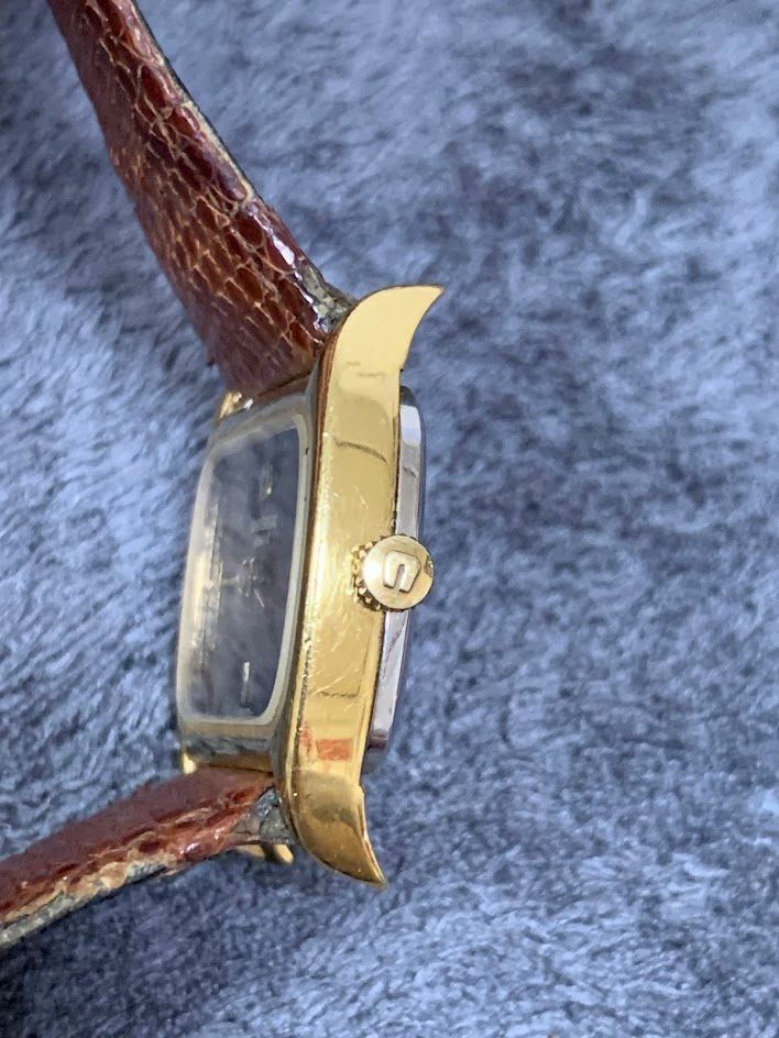 ☆ UNIVERSAL GENEVE ユニバーサルジュネーブ 腕時計 手巻き vintage