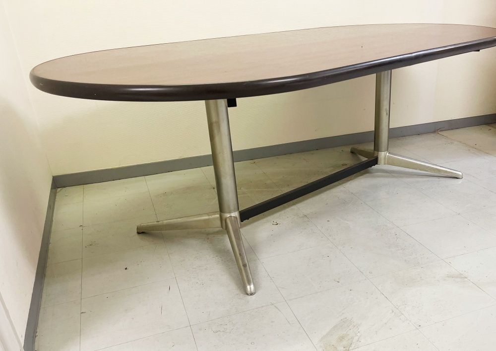 大きいサイズ 木製天板のミーティングテーブル H660 W2100 D1040 U-992