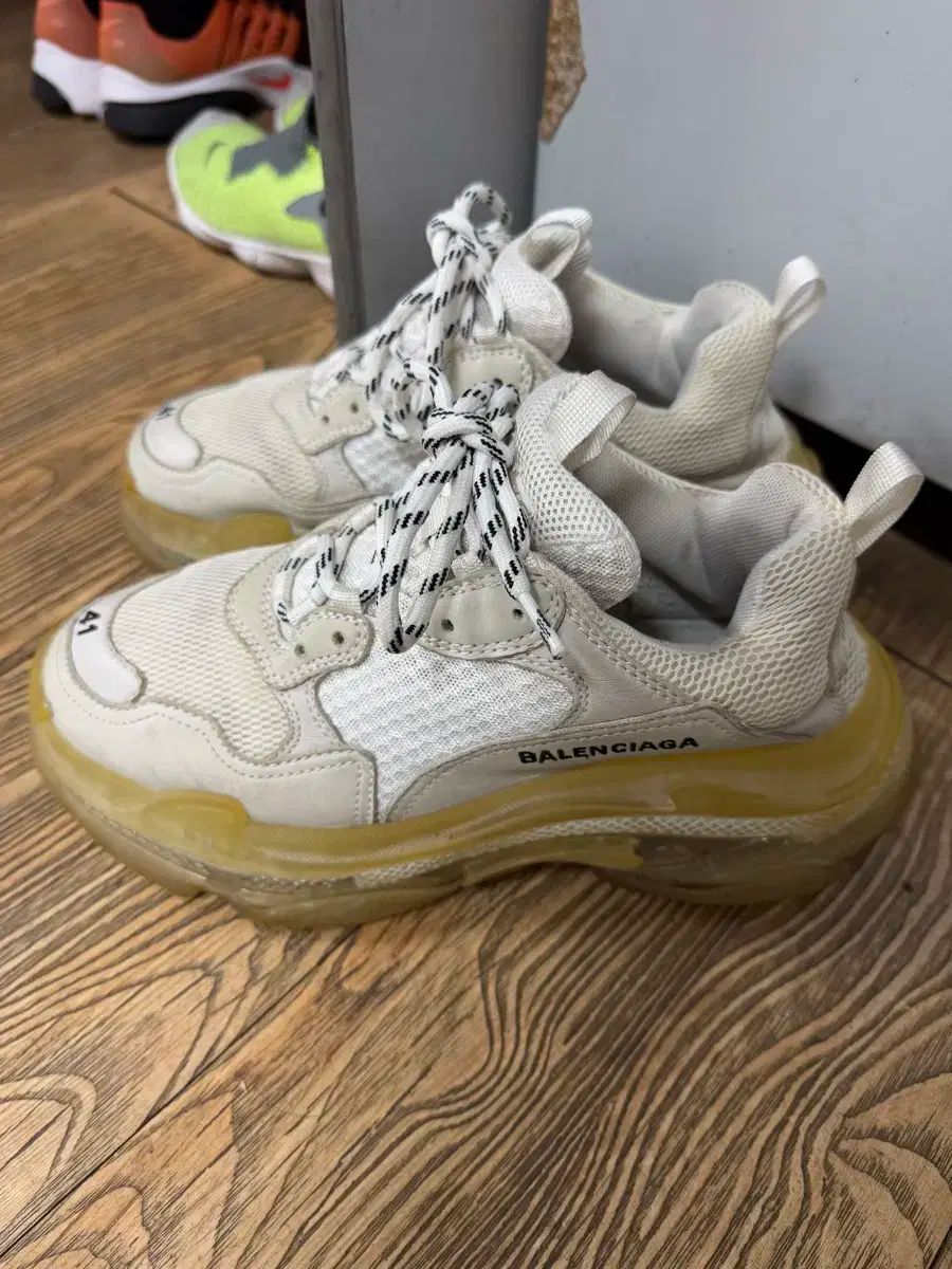 バレンシアガ トリプルS サイズ 41 BALENCIAGA／バレンシアガ】よりトリプルS（SIZE 41）が入荷致し