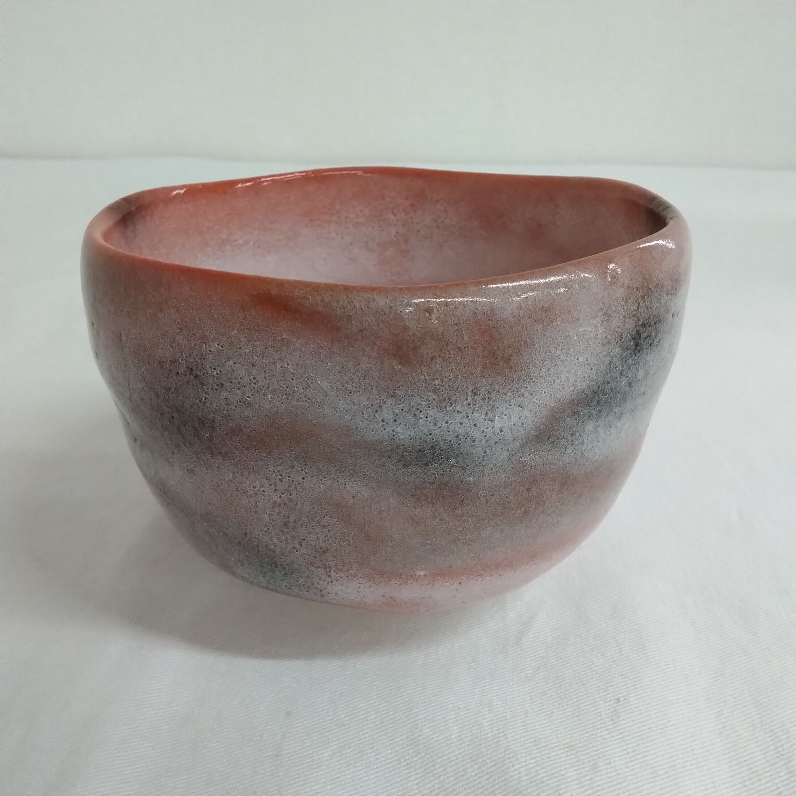 Amazon.co.jp: 中島卓 飛鳥窯 抹茶茶碗 抹茶碗 黒楽朱 箱栞付き