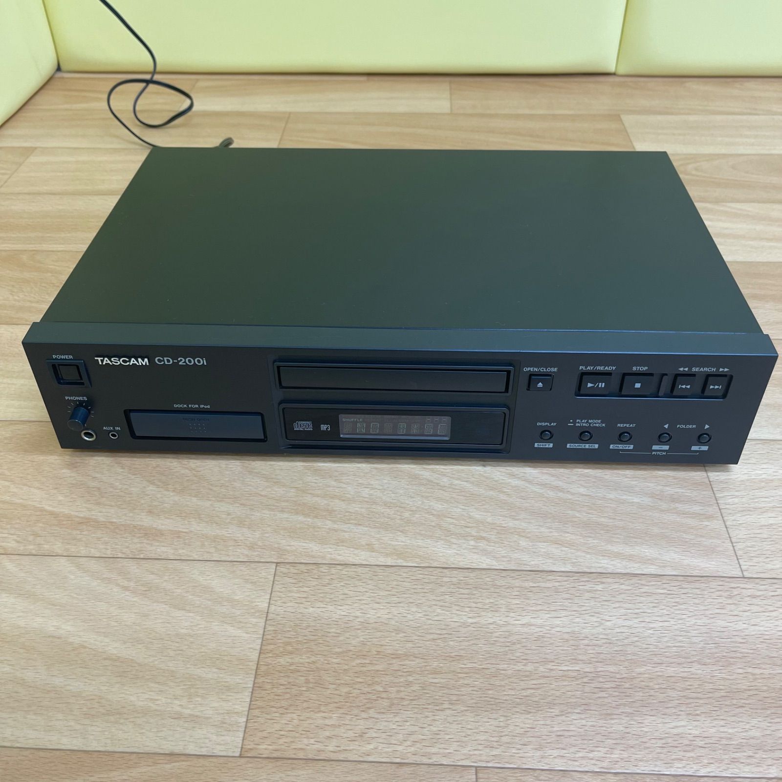 TASCAM CD-200i 業務用CDプレーヤー 通電確認済み リモコンなし TASCAM CD-200i 業務用CDプレーヤー 通電確認済み リモコンなし