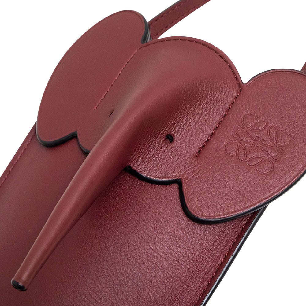 ロエベ エレファント ポケット ショルダーバッグ 斜め掛け 象 ゾウ クラシックカーフ レザー ボルドー C623B02X04 LOEWE（未使用　展示品） ロエベ エレファント ポケット ショルダーバッグ 斜め掛け 象 ゾウ