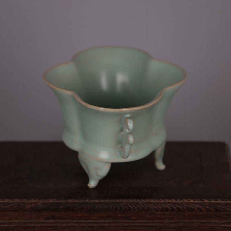 宋汝窯青釉白玉彫刻香炉 景徳鎮 陶磁器 装飾品 現代工芸品 美術品 置物 宋汝窯青釉白玉彫刻香炉 景徳鎮 陶磁器 装飾品 現代工芸品 美術
