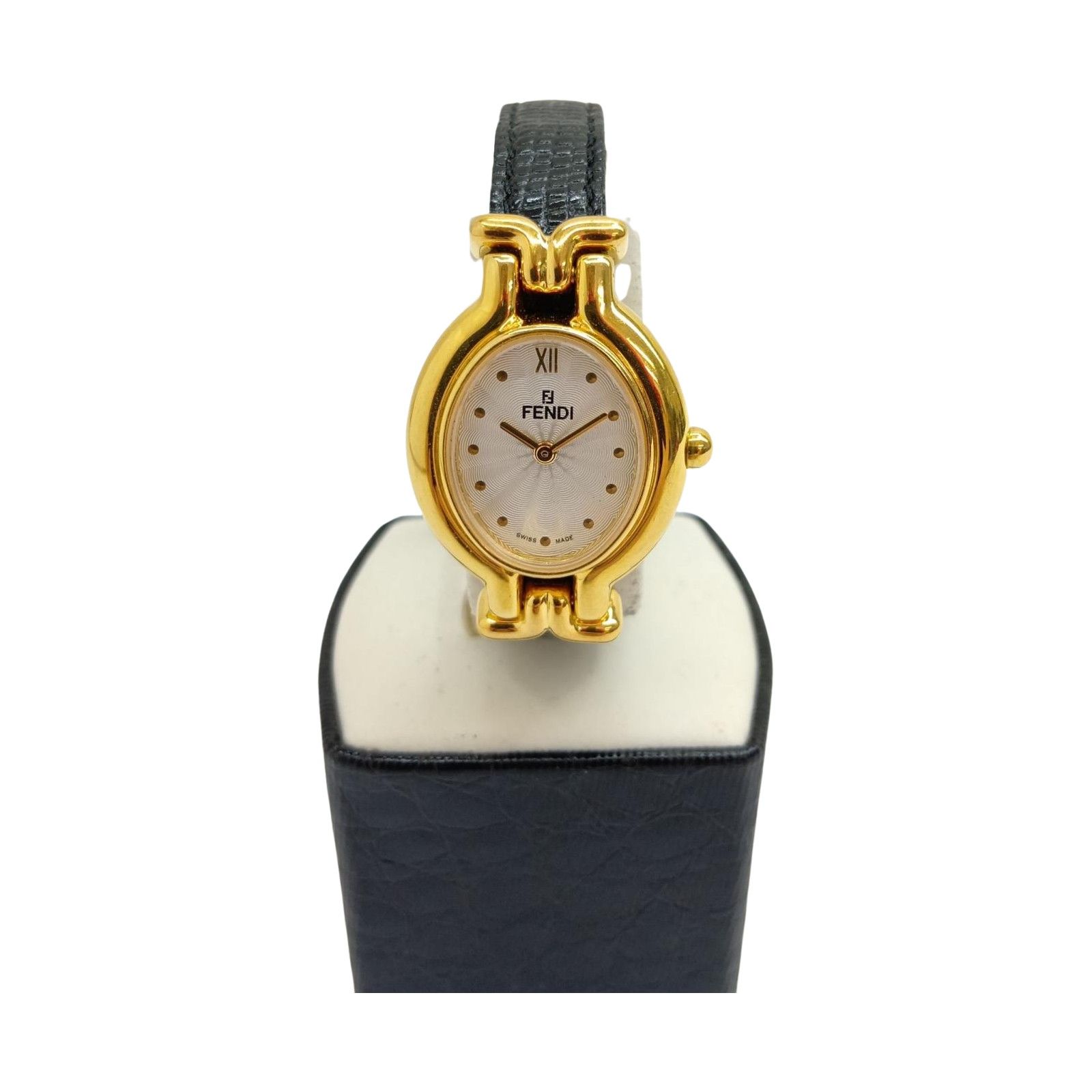 美品 フェンディ FENDI チェンジベゼル 腕時計 ゴールド箱 C651 美品 フェンディ FENDI チェンジベゼル 腕時計 ゴールド箱 C651 美品