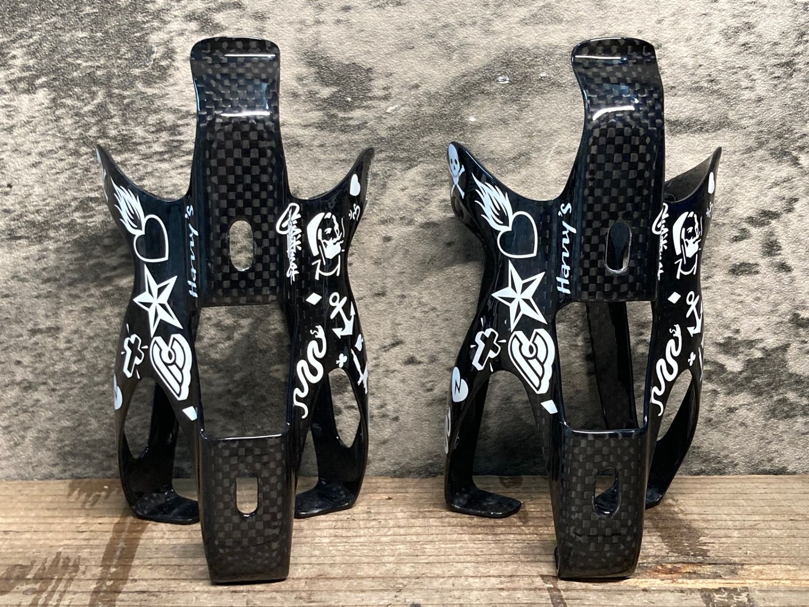 JI808 チネリ cinelli HARRY S BOTTLE CAGE MIKE GIANT マイクジャイアント カーボン ボトルケージ 黒白 2個セット