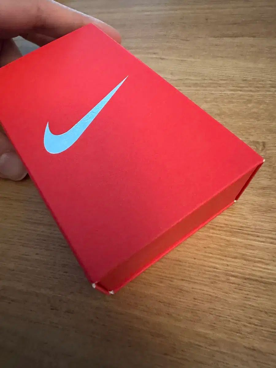NIKE
