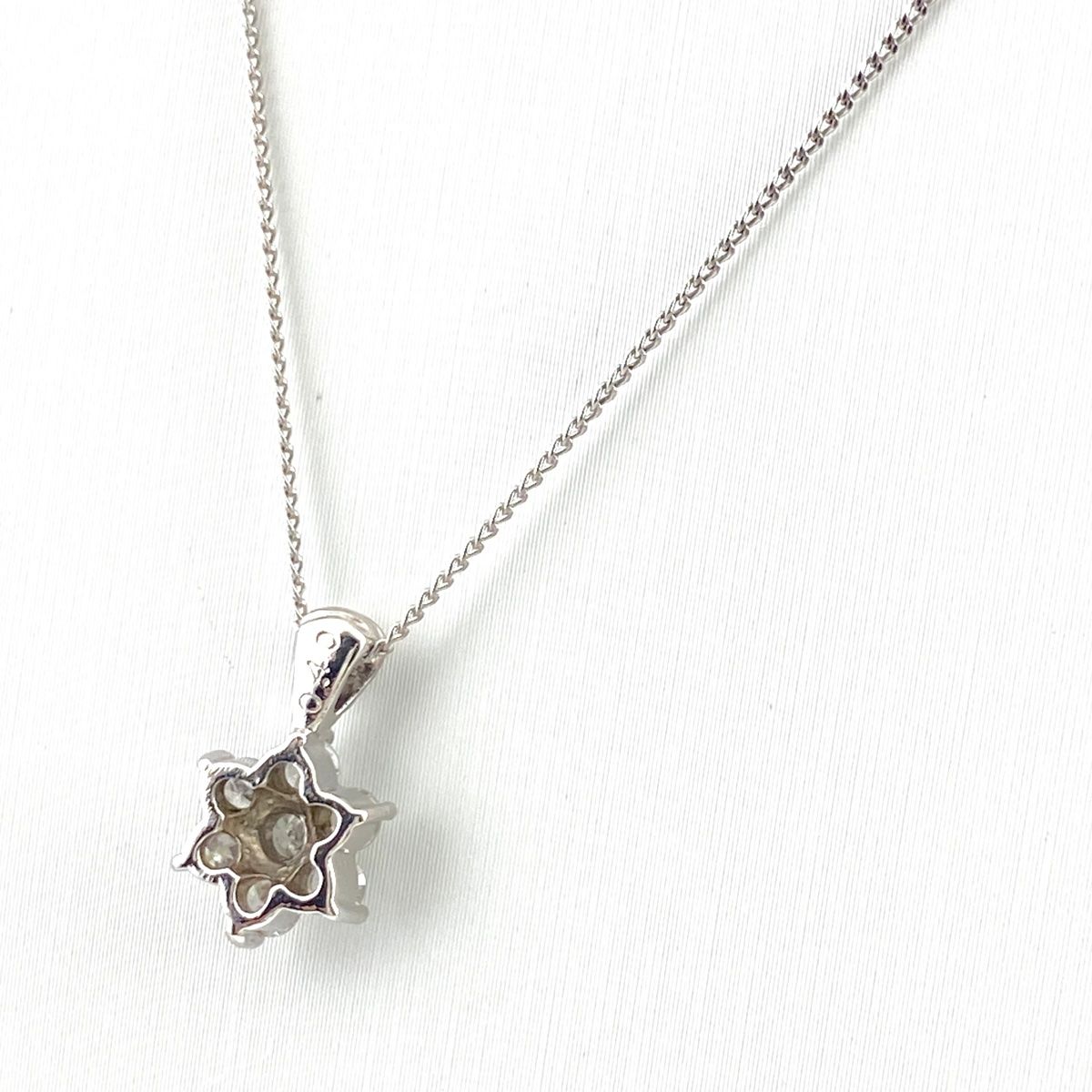 メレダイヤ デザインネックレス プラチナ ペンダント ネックレス Pt900 ダイヤモンド レディース