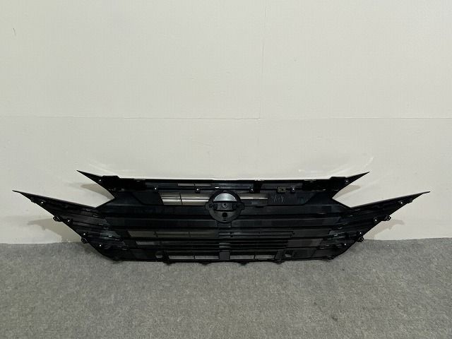 日産 デイズ 5AA-B44W NISSAN フロントグリル 本体 車 日産 デイズ 5AA