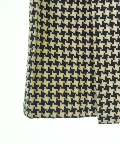 ひざ丈スカート