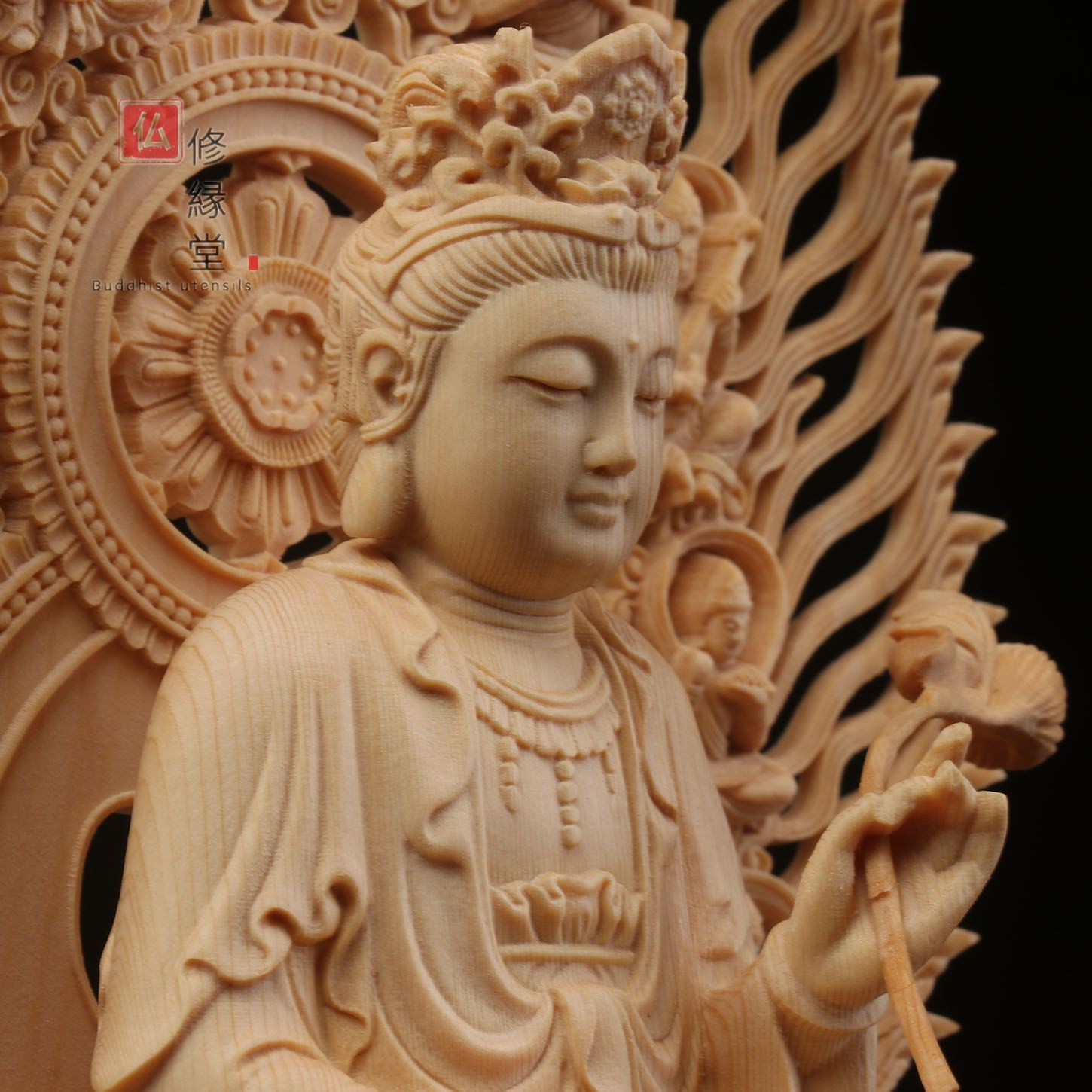 修縁堂】木彫り 仏像 勢至菩薩座像 飛天光背 彫刻 一刀彫 天然木檜材 