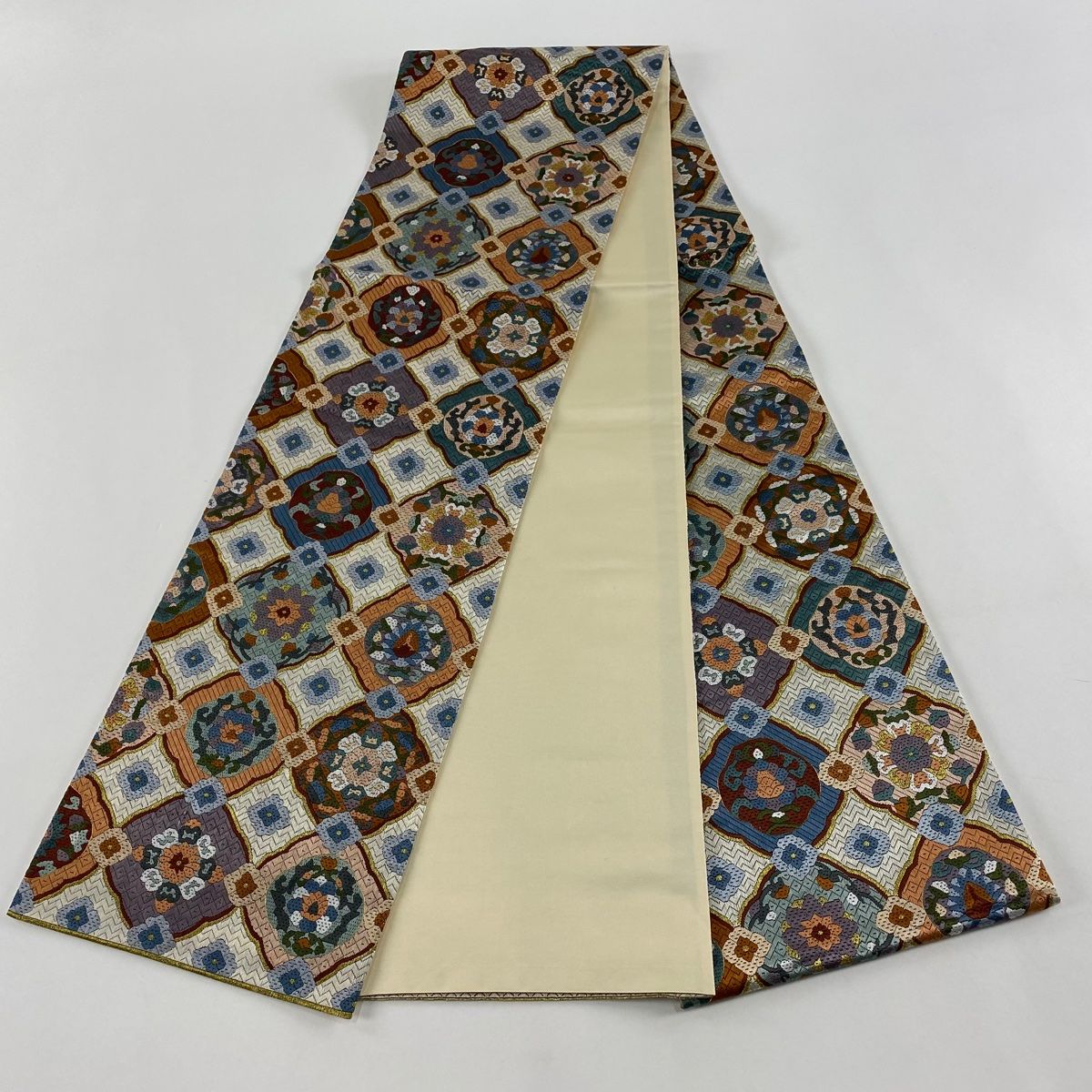 袋帯 逸品 華文 絽刺し 金糸 ベージュ 全通 正絹 【中古】 - メルカリ