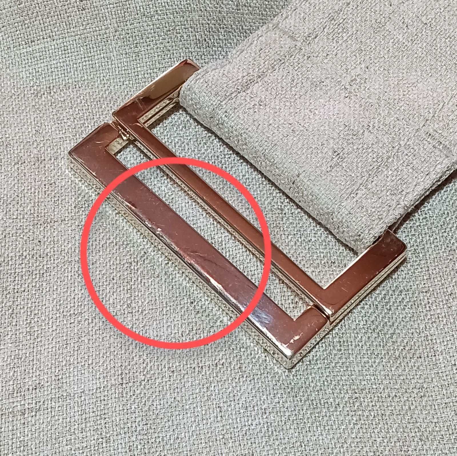 ベージュ