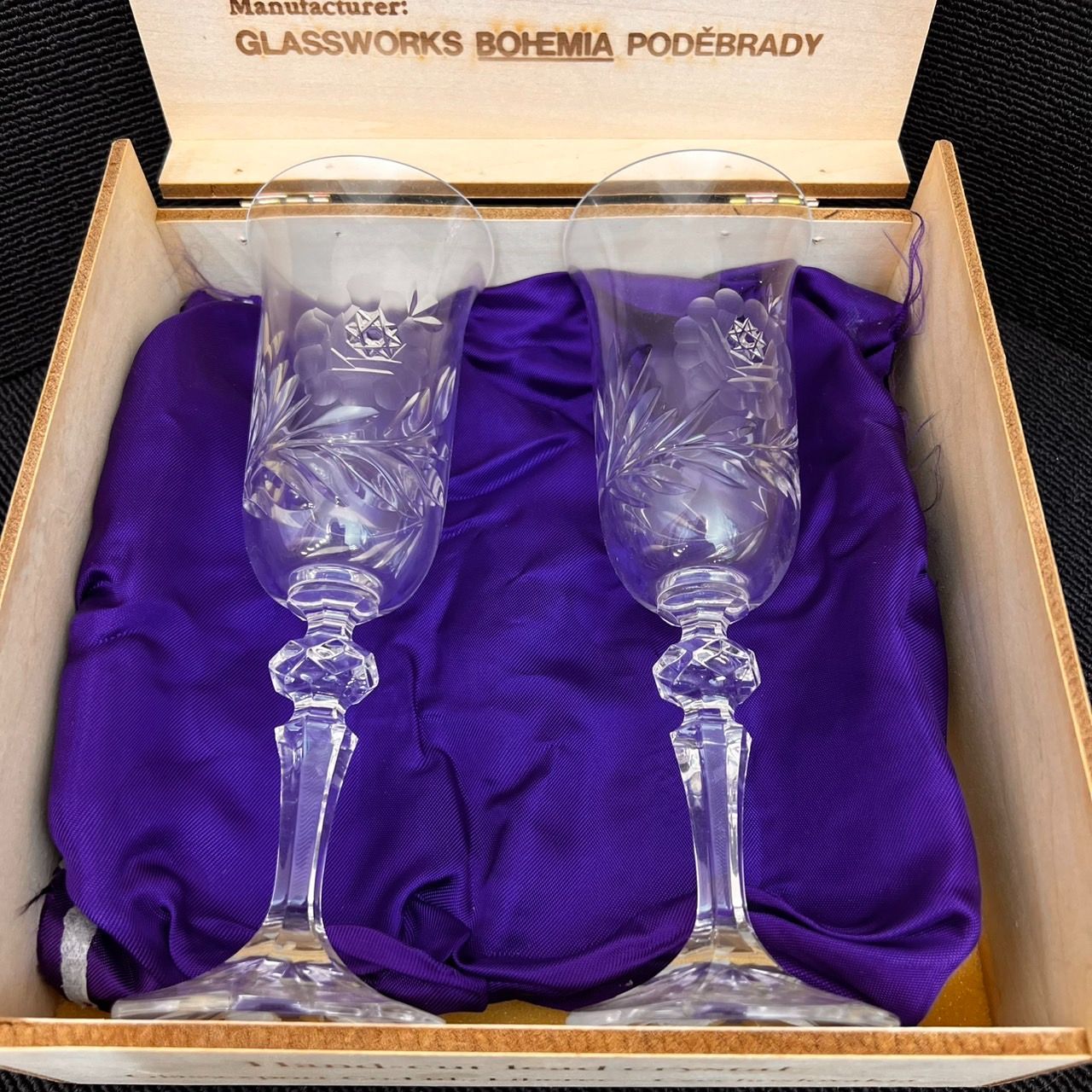 N364、ボヘミア クリスタル 切子 ワイングラス コレクション パープル
