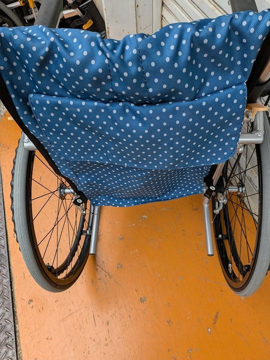 30回使用 送料無料 一部地域を除く レッグサポート代用品 アルミ自走車いす ウルトラ NA-U2W | 座幅40cm KM-25-1016-01 施された