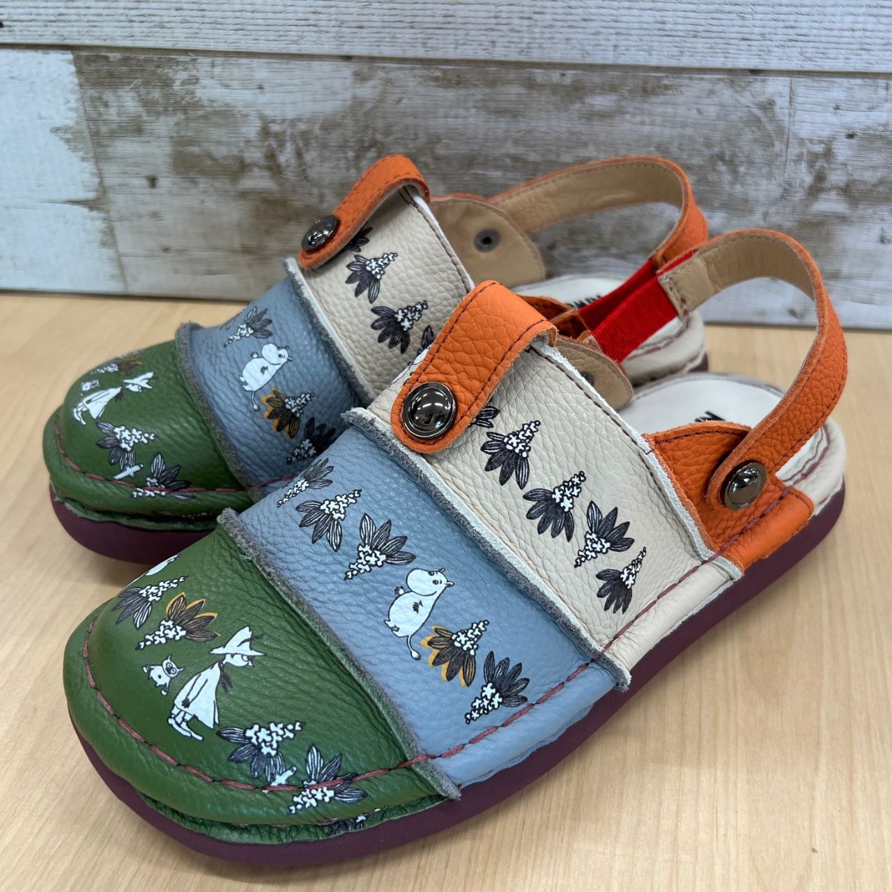 未使用　エスタシオン×ムーミン　2wayサボサンダル Estacion 【エスタシオン×ムーミンコラボ】 エスタシオン 本革