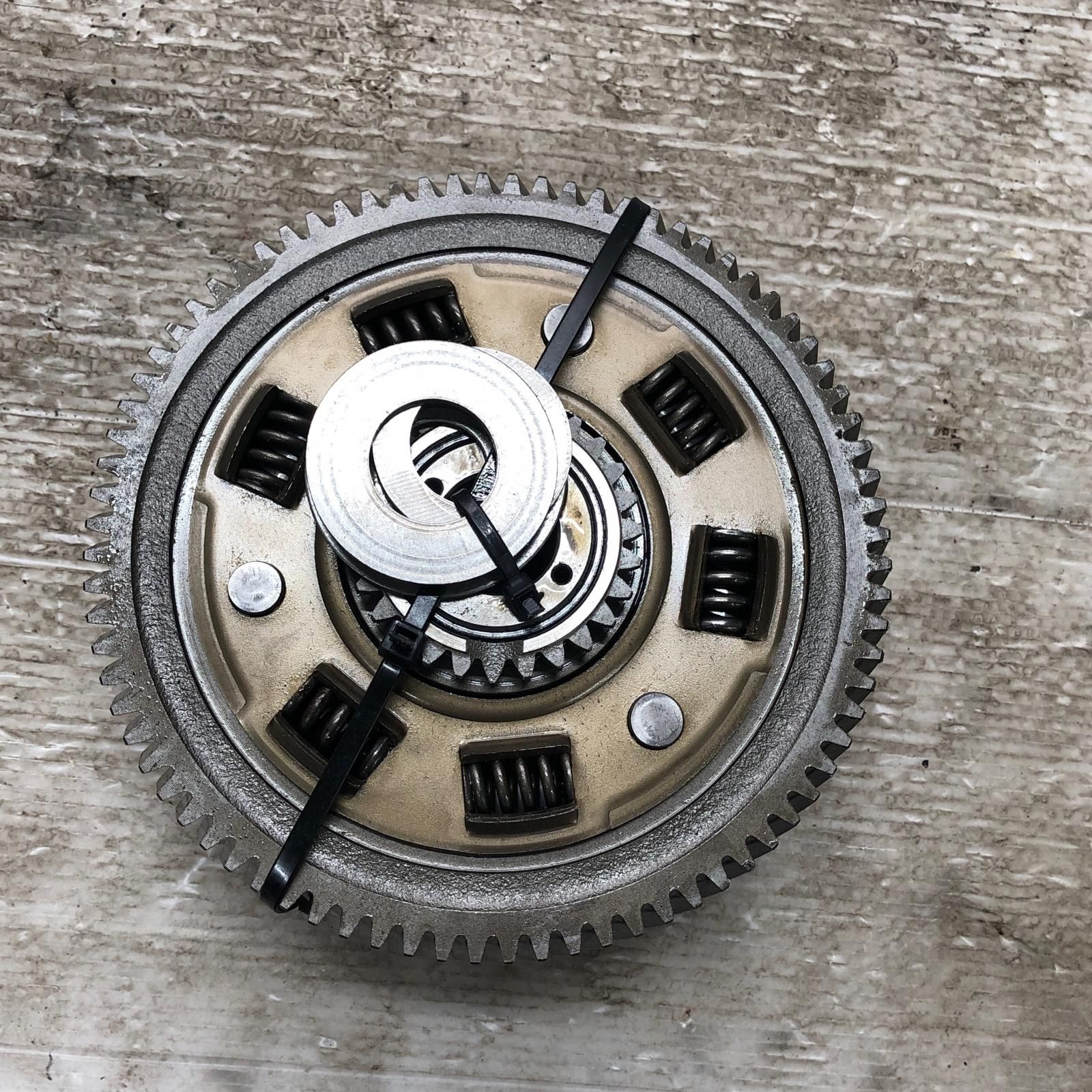 SUZUKI バンディット250 GJ74A クラッチハウジング ASSY スズキ