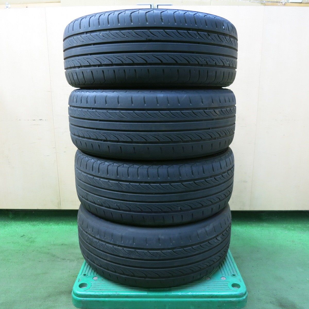4本価格！21年☆86 BRZ 等 LOXARNY EX BYRON AVENGER 215/40R18 ランド 