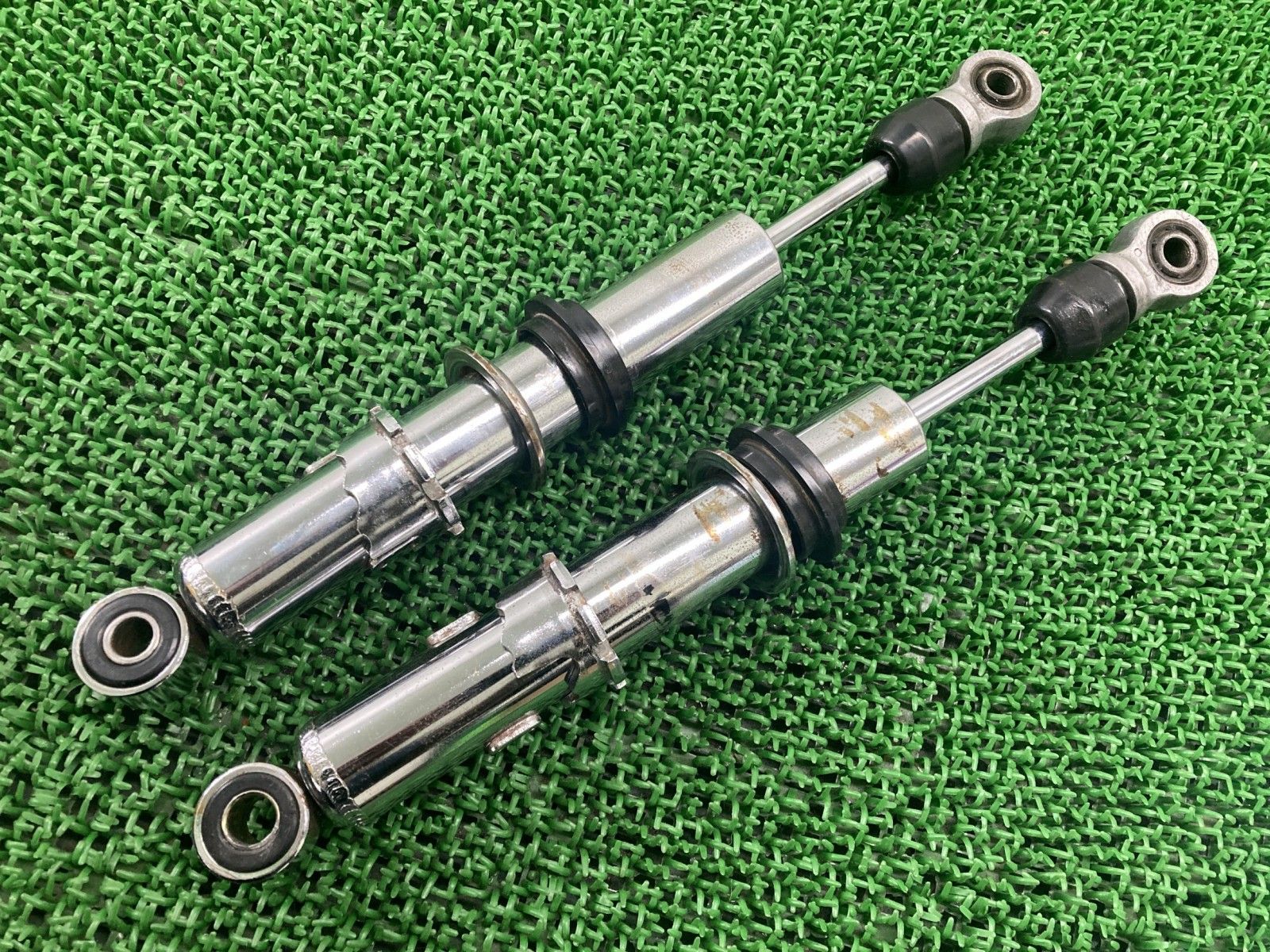 SL250S リアサスペンションダンパー 左右 ホンダ 純正 当時物 リアショック 部品取りに 曲がり無し 品薄 希少品 【中古】 94