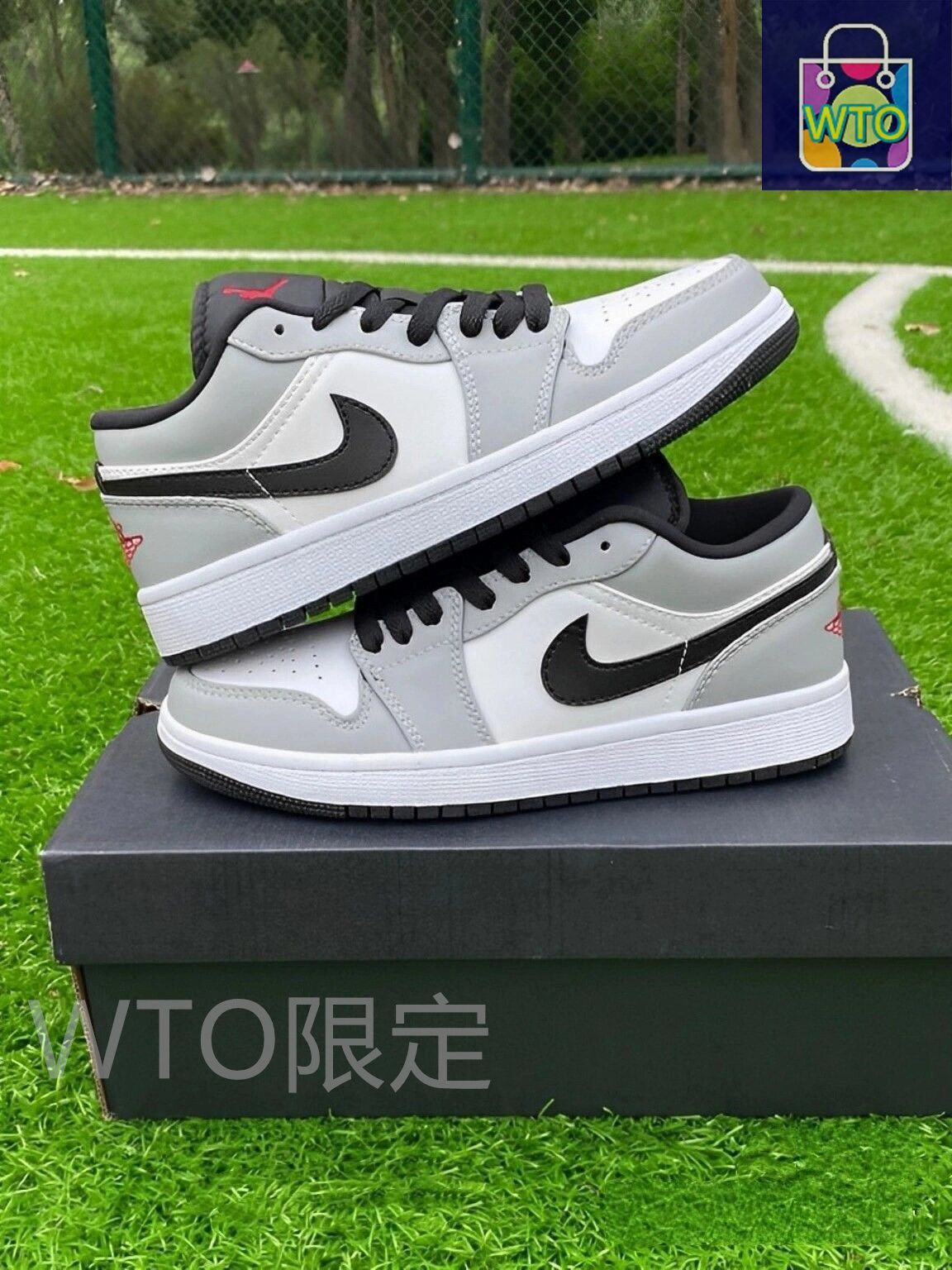 お値下げしました??即購入新品箱付?? NIKE AIR JORDAN 1 LOW
