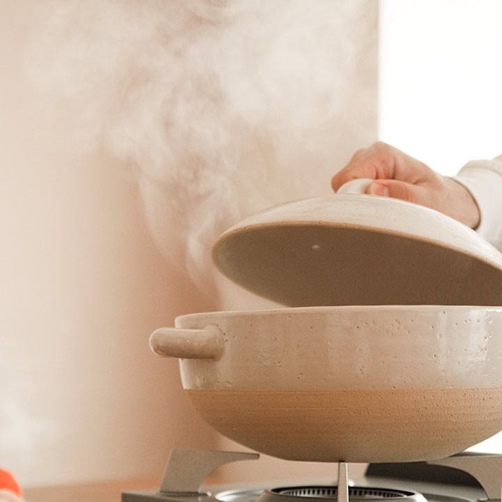 土鍋 8号 直火 伊賀 土鍋 8号 トウジキトンヤ クッチーナ 送料無料 土鍋 耐熱 陶器 3人用 4人用 ご飯 炊飯 鍋 ごはん 家族 大人数 両手鍋 伊賀焼 和風 シンプル 日本製 国産 遠赤外線 大きい おしゃれ ギフト おすすめ 贈り物