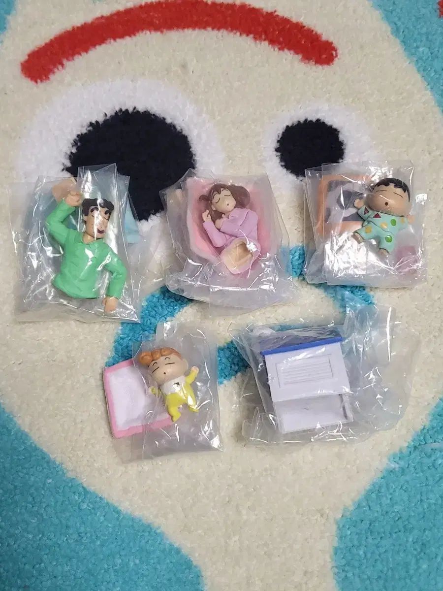 【雷市場（ポンジャン）商品韓国直送】 クレヨンしんちゃん おやすみ 1 焦げた ガチャ まとめ売り