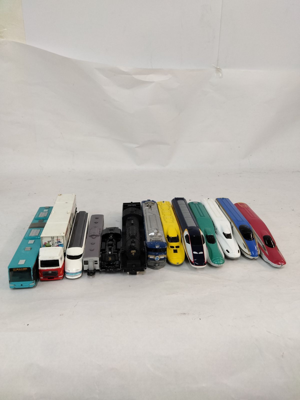 TOMICA 模型 13両 鉄道 新幹線 トレーラー SL 北斗星 バス ディーゼル車 トミカ ダイキャスト プラスチック 鉄道模型