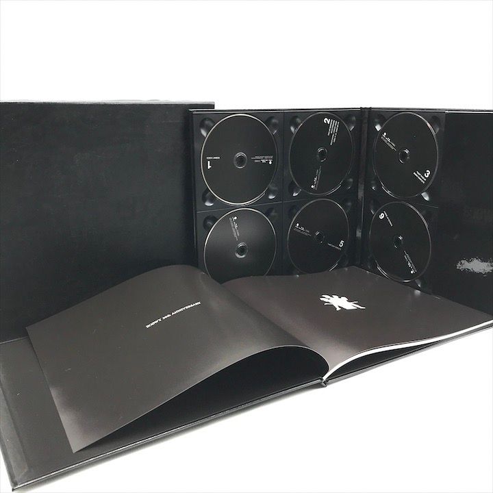 新品未使用 EMI Music Japan BOOWY ボウイ COMPLETE 完全限定生産盤 THANKS FOR 30 YEARS BD-BOX CD DVD ブルーレイ m14643 新品未使用 EMI Music Japan BOOWY ボウイ COMPLETE 完全限定
