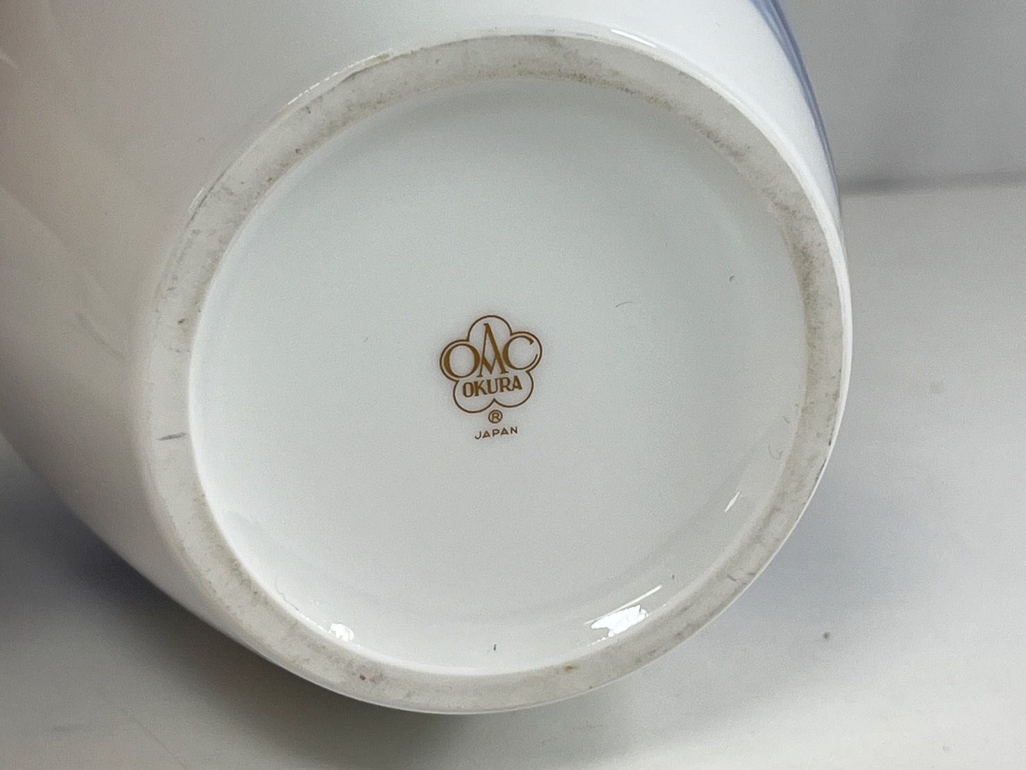 大倉陶園　OKURA　ブルーローズ　花瓶　花入　箱付　C　5951C 大倉陶園］ブルーローズ(8211) 15cm花生 | ノリタケ食器公式