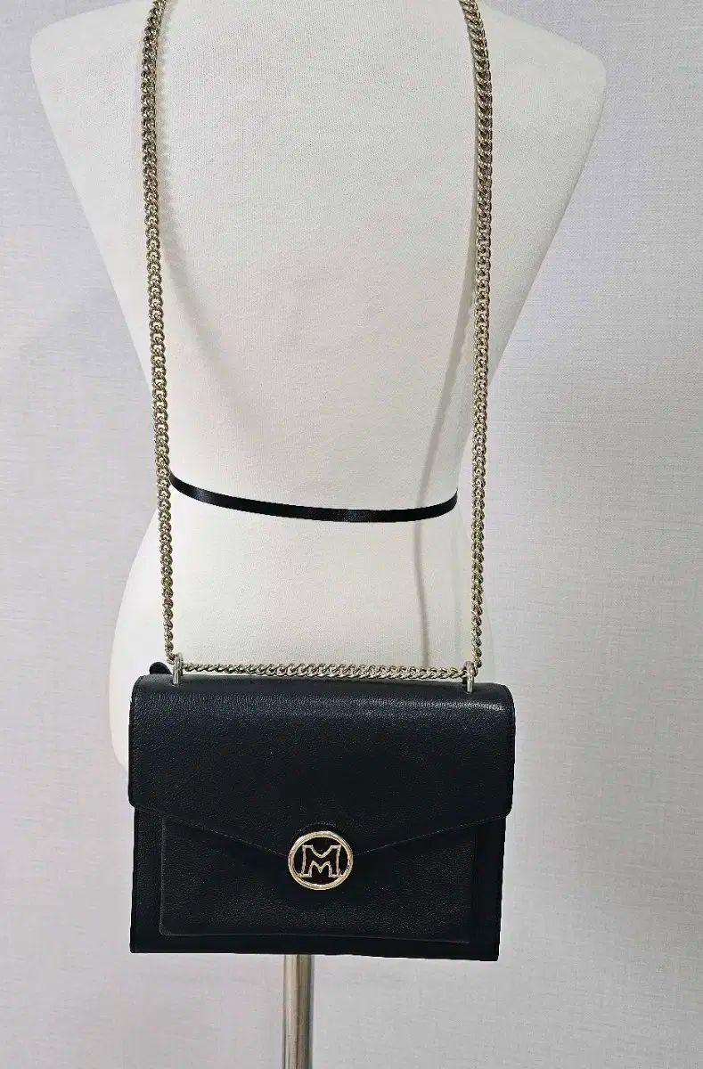 【美品】METRO CITY チェーンバッグ ブラック 美品】METRO CITY チェーンバッグ ブラック - メルカリ