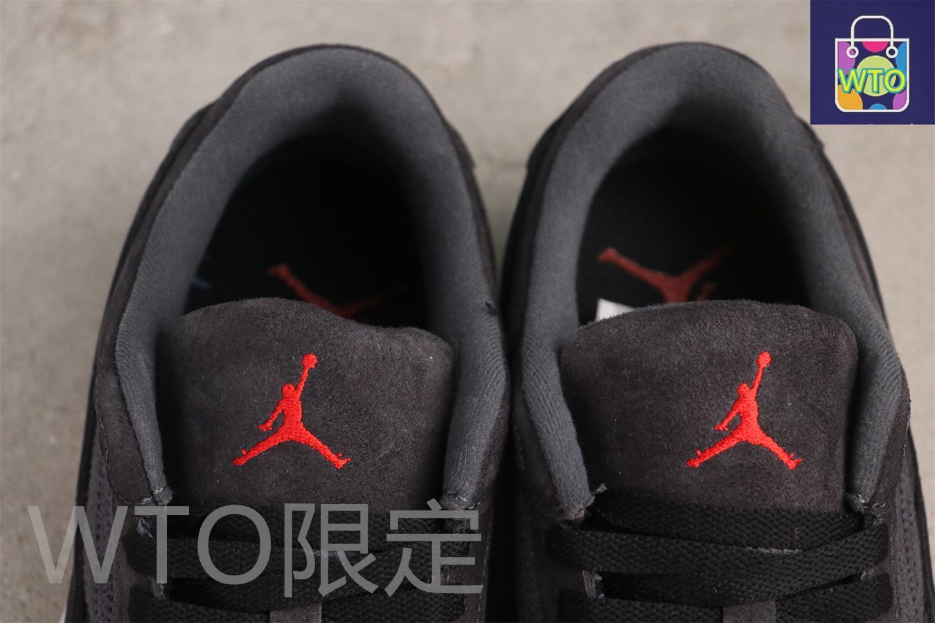 グレー|クリムゾン HF3255-003-WTO輸入2