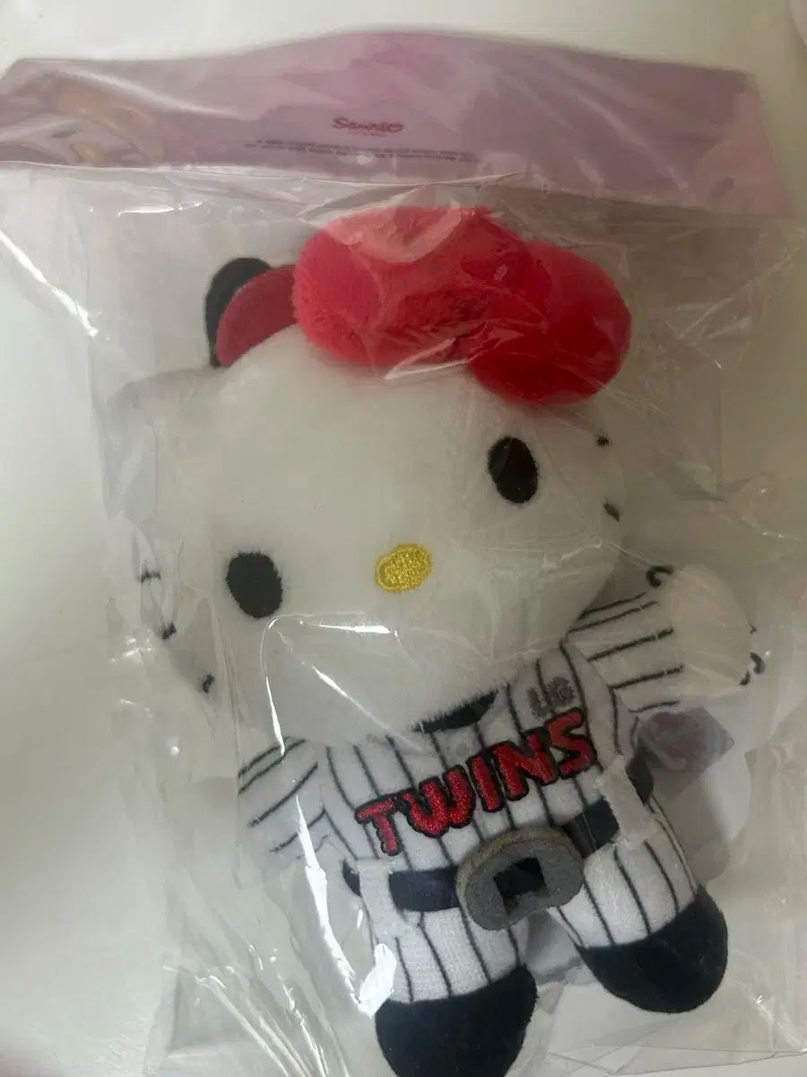 LGツインズ lg twins ハローキティ ぬいぐるみ キーホルダー