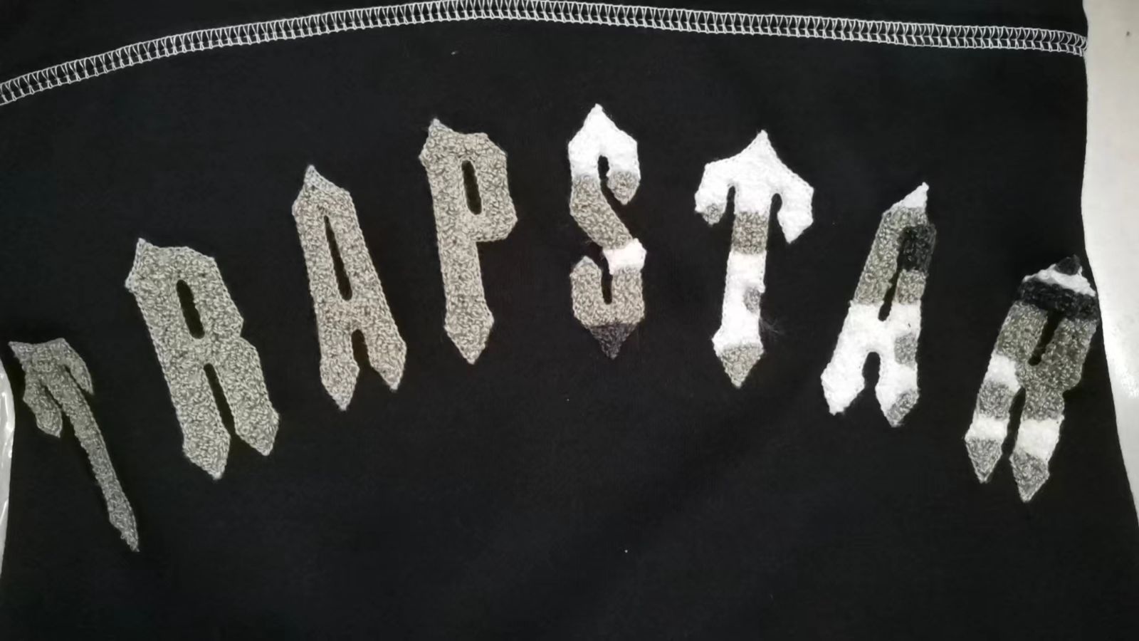 トラップスター Trapstar Central Cee セットアップ  M