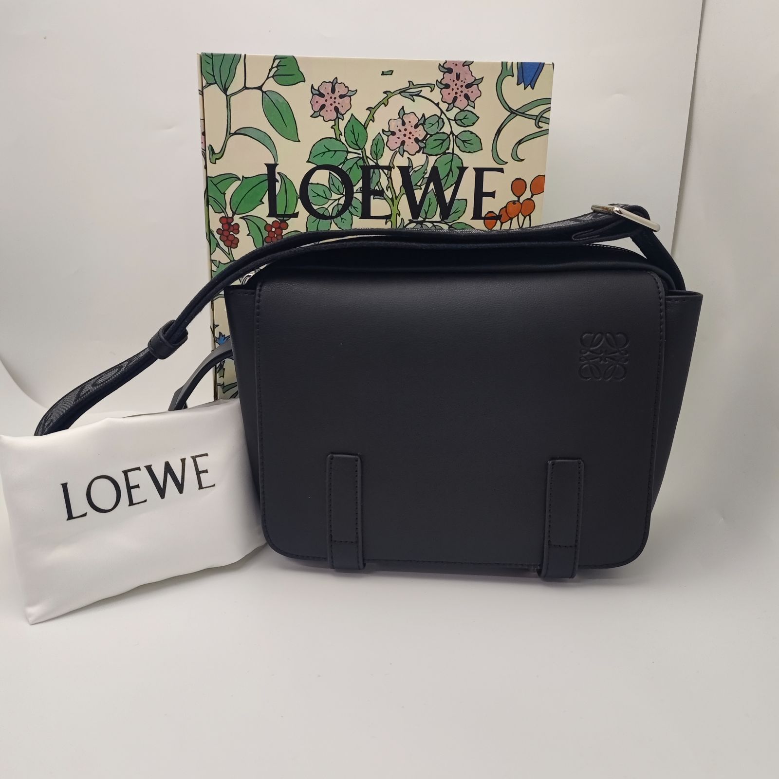 美品 LOEWE ロエベ メンズ ボディバッグ ショルダーバック - メルカリ