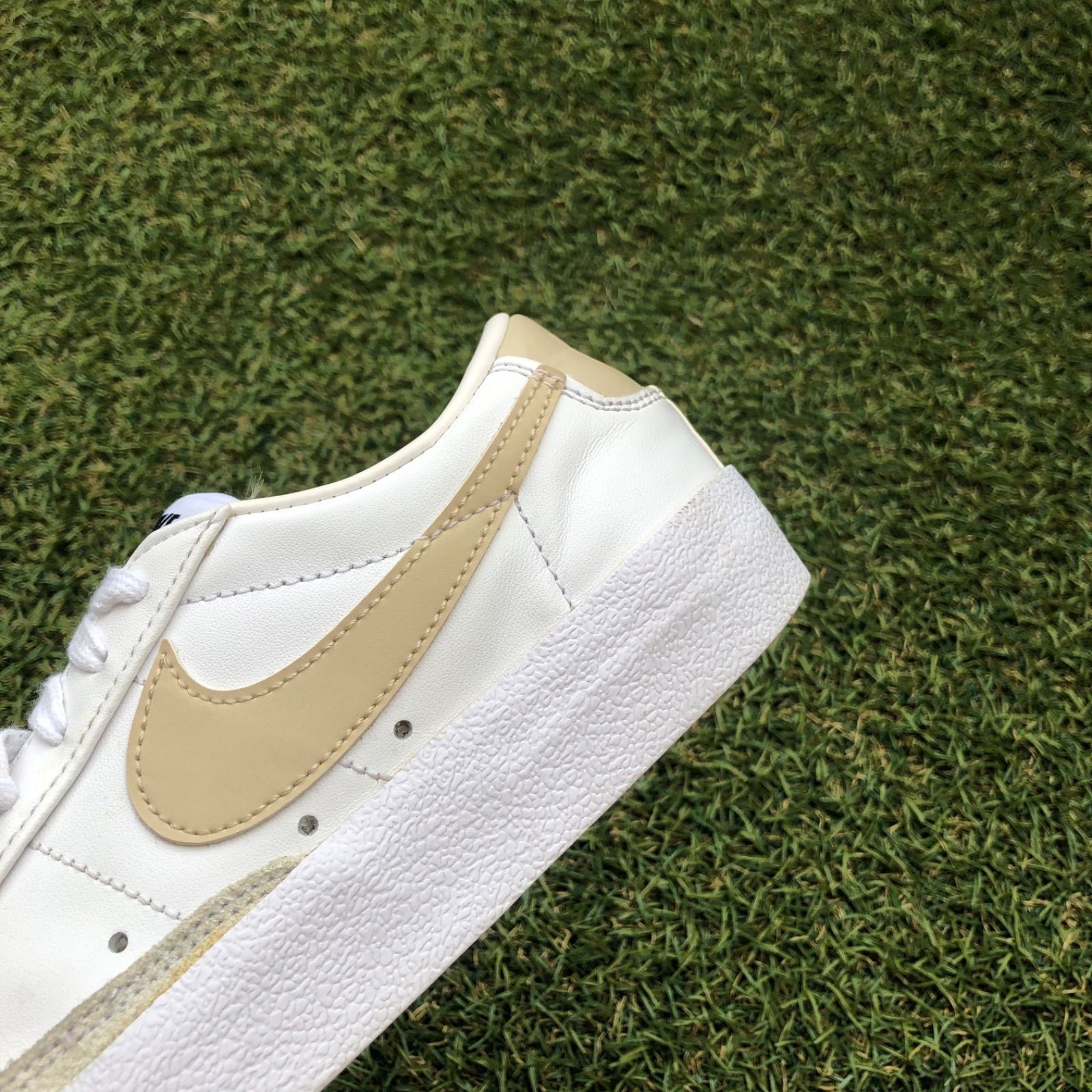 美品22.5 NIKE ナイキ ブレザーロー '77 HW3