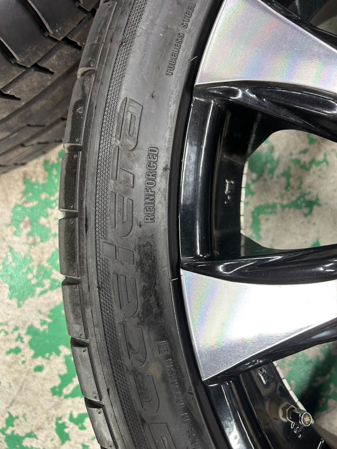 Black Diamond PREMIUM.E.D BDPR05 24インチ 9.5J 50 5H150 ブラックポリッシュ 295 35ZR24 ACCELERA IOTA ST68 残溝6.9mm 4本セット FFCRYSTALESIA_COM