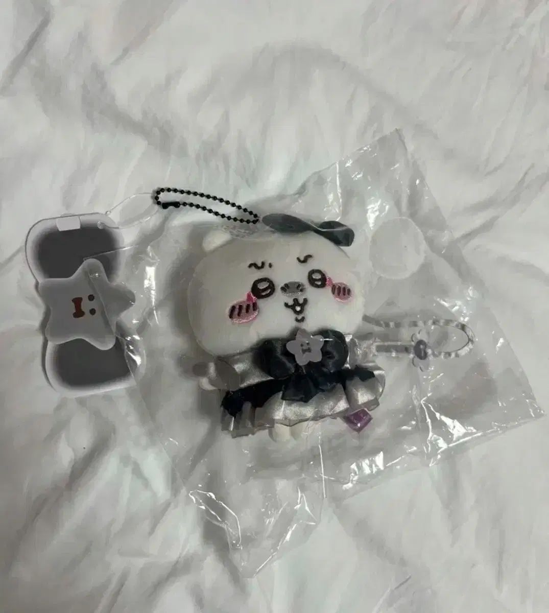 【雷市場（ポンジャン）商品韓国直送】 (新品、未開封品) ちいかわ 黒ずみ マジカル マスコット