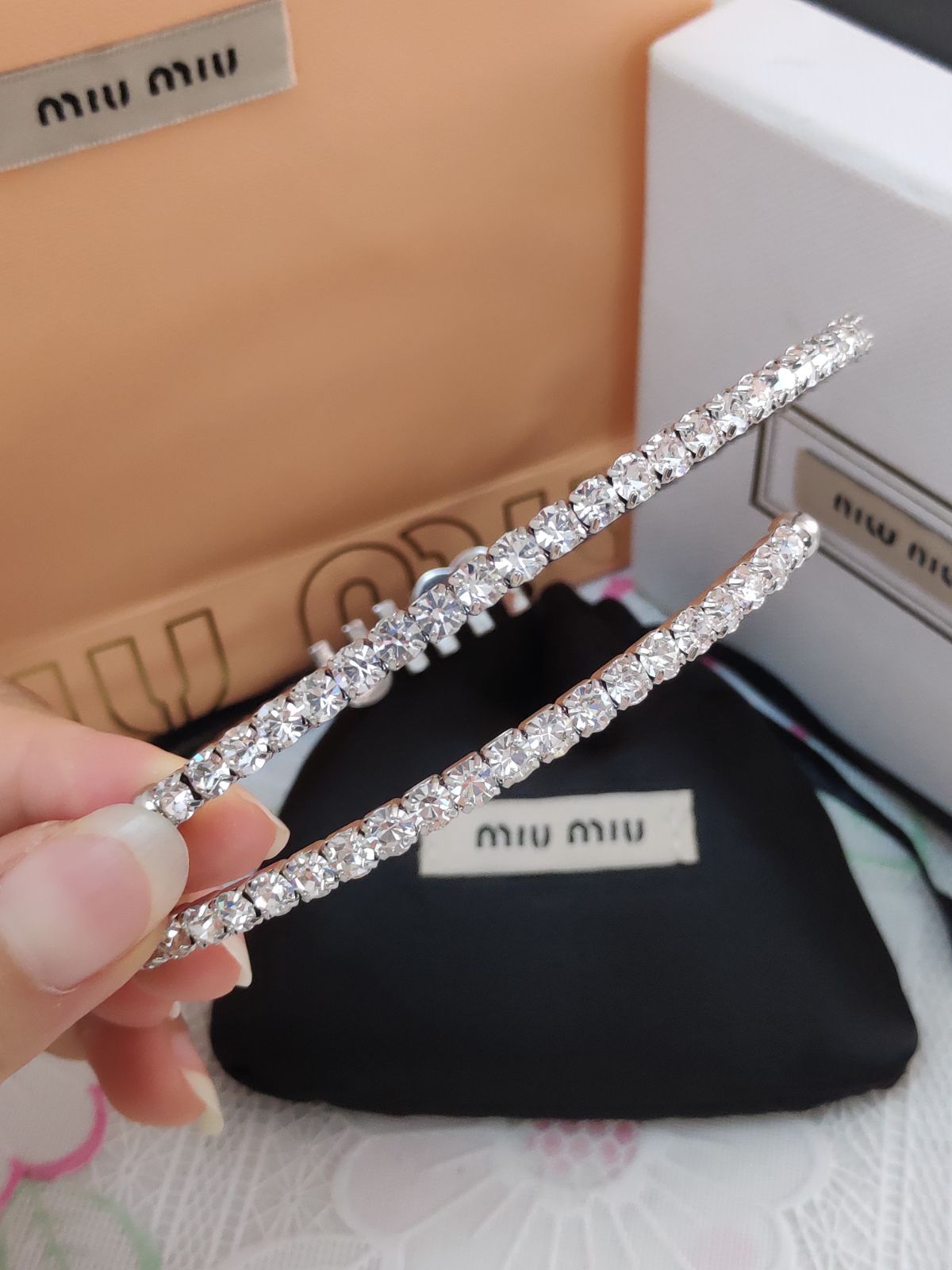 超人気美品✨Miumiu/ミュウミュウ ネックレス 銀色 ロゴ