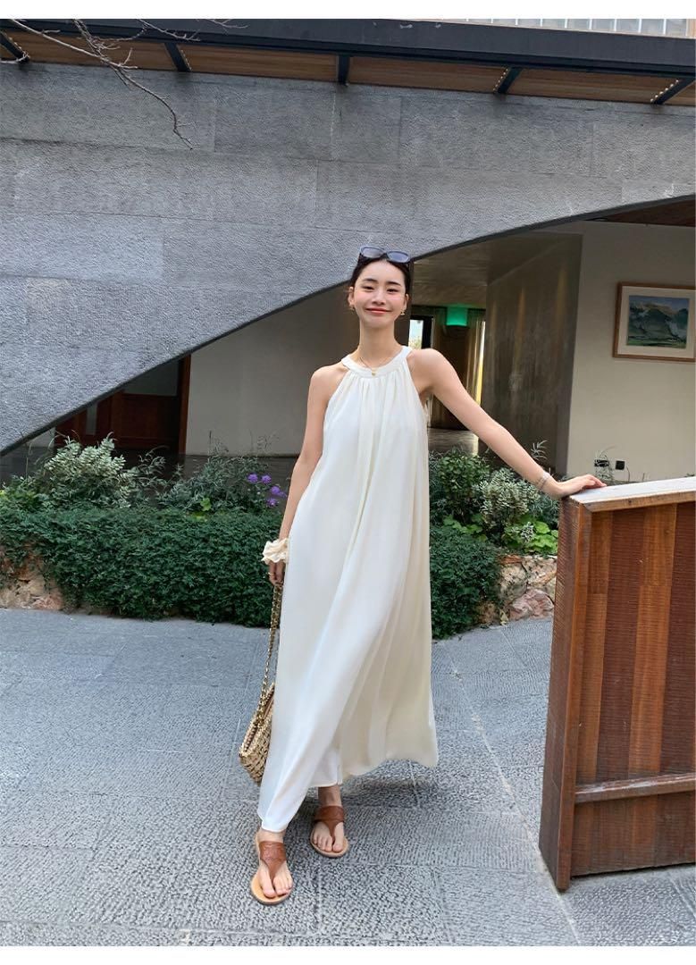 春のフレンチ風ホルターロングワンピース