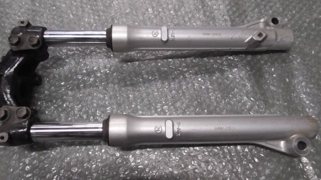 カブ50 AA04 の フロントフォーク 1758070229 GETSMS_ONE