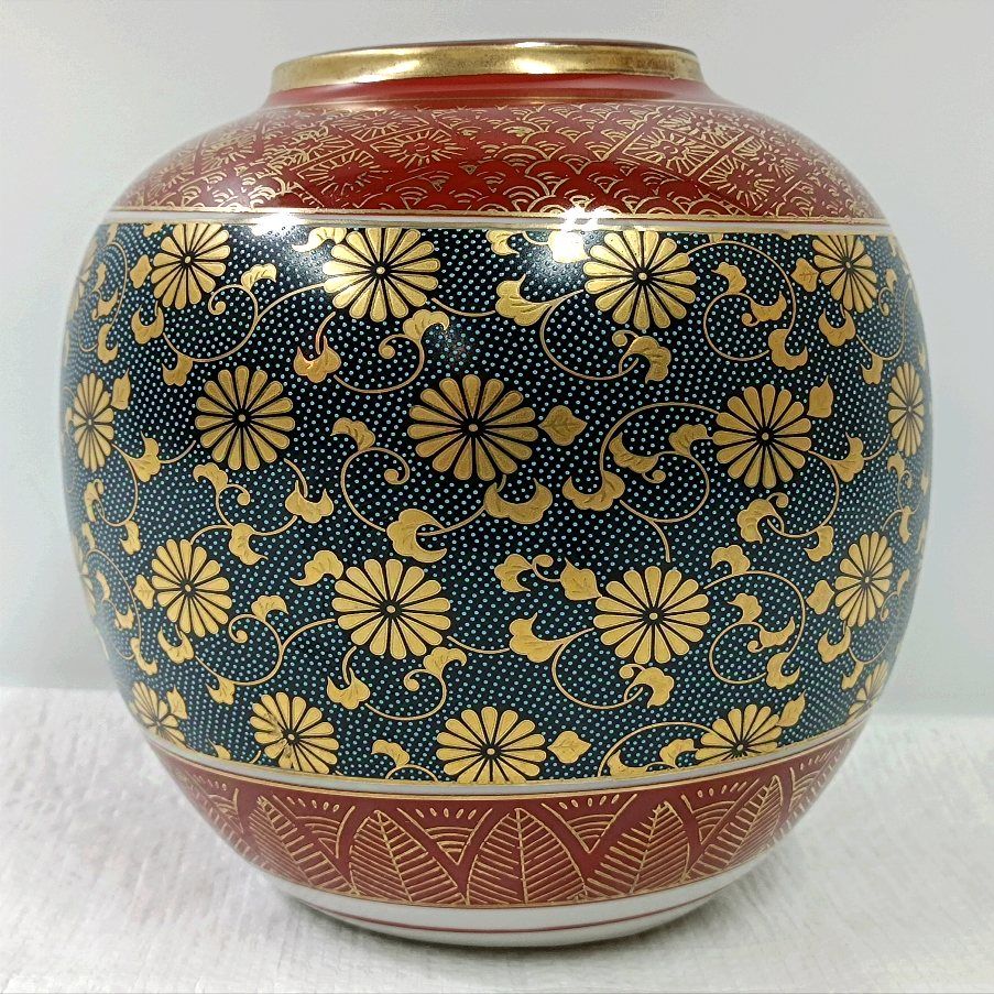 九谷焼 金山作 青粒鉄仙 金彩花瓶 花器 飾り壺 - メルカリ